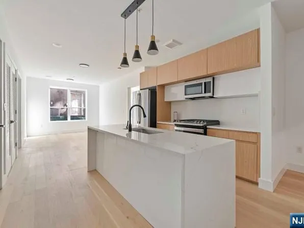 649 38th Street, Union City, NJ 07087