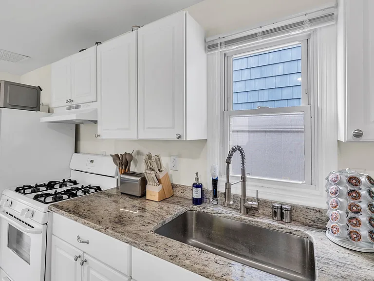 263 Kearney Ave #B — Photo 15