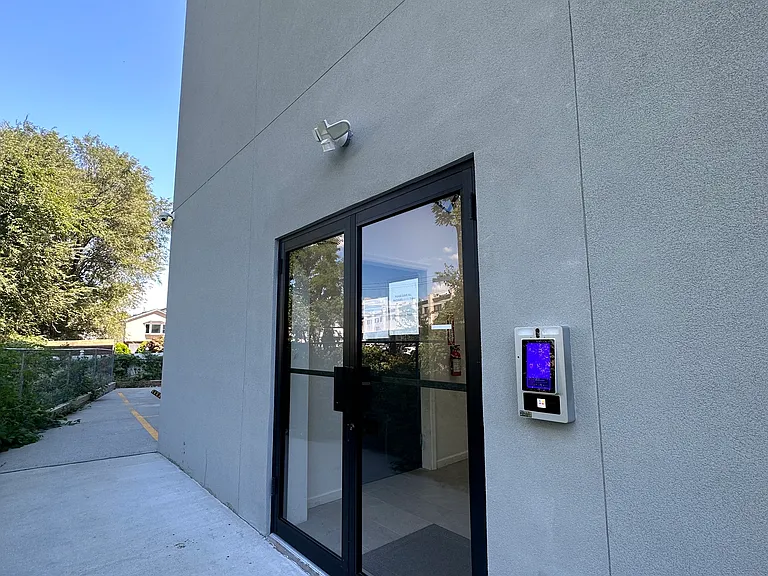 207 Redwood Ave #202 — Photo 4