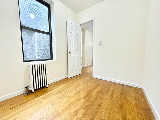 Rented by HOLTON REAL ESTATE INC. | media 21