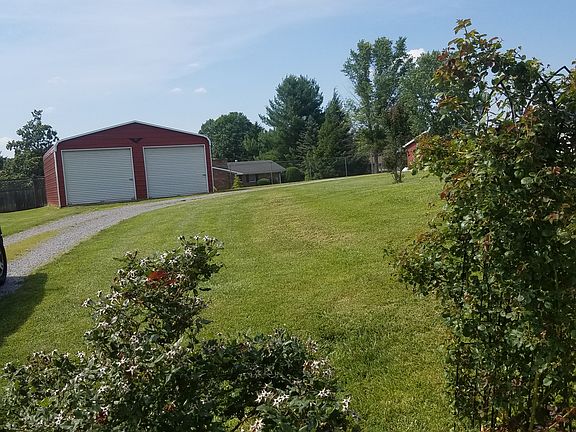 2 car detached garage 