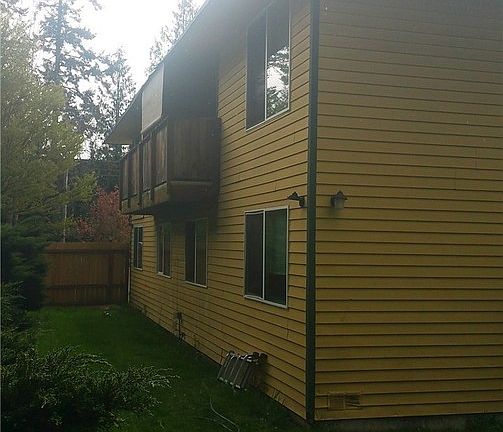 5th image of 5621 204th St SW