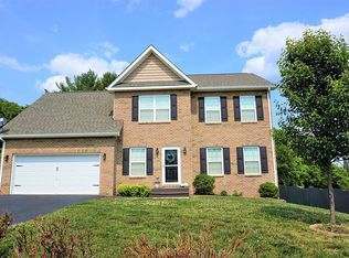 2073 Lawson Ln, Vinton, VA 24179