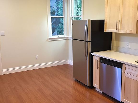 5th image of 140 Steiner St APT 2