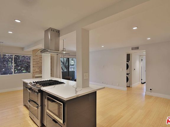 3rd image of 1605 Armacost Ave APT 101