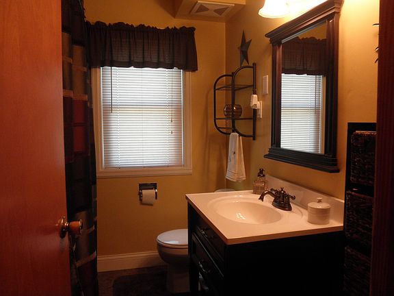 5th image of 1633 Deckner Ave