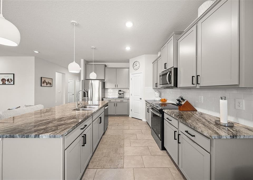 2013 Midnight Pearl Dr, Sarasota, FL 34240 | MLS #A4694232 | Zillow