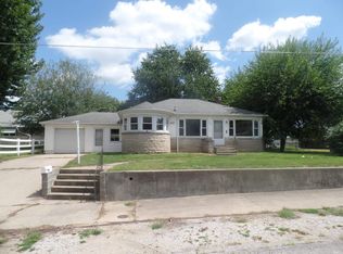 121 S Lewis St, Bloomfield, IN 47424
