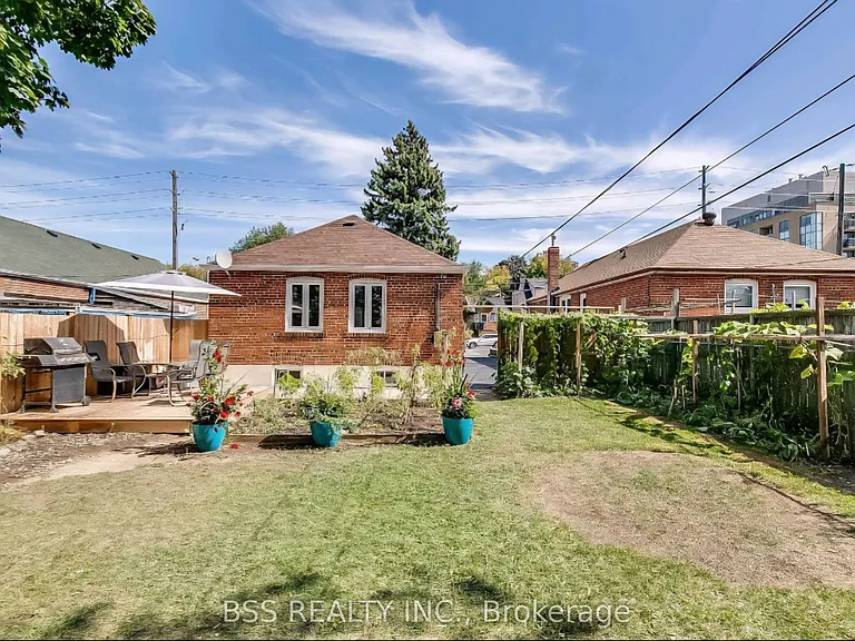 464 Warden Ave — Photo 16