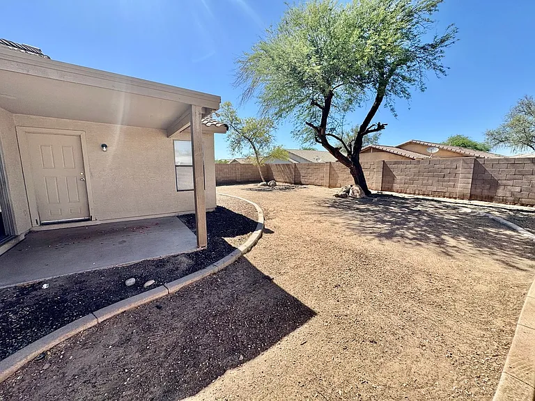 2106 W Alta Vista Rd — Photo 35