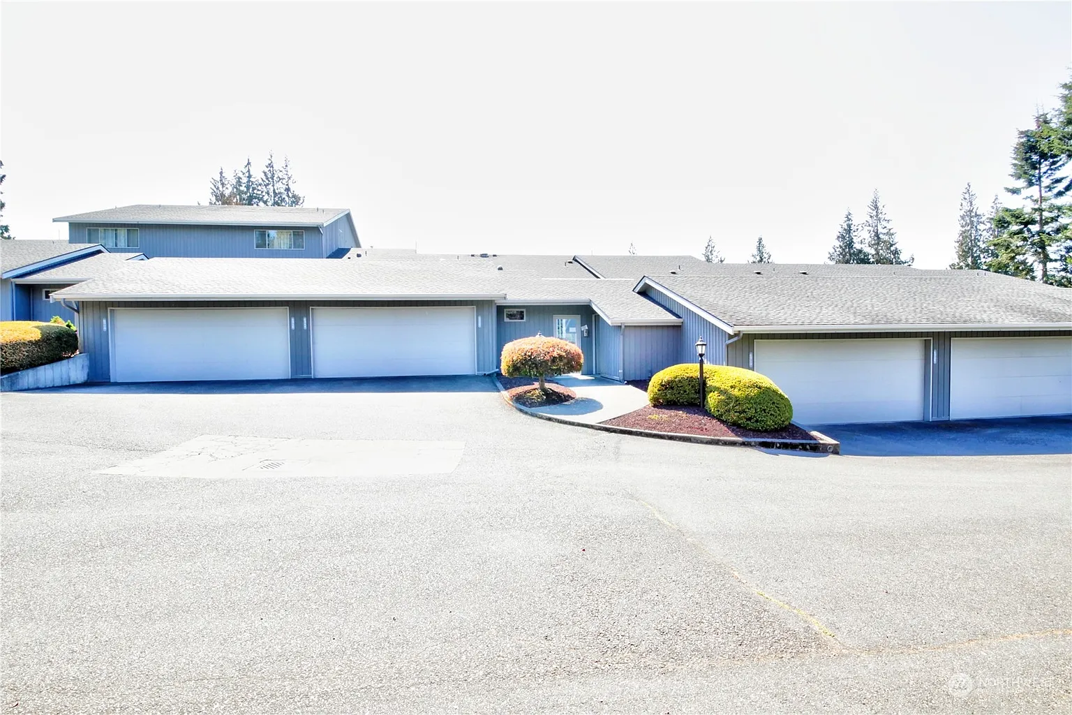 6908 Woodlands Way photo 1