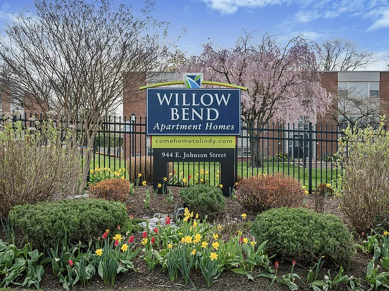 Willow Bend Apartments — Photo 11