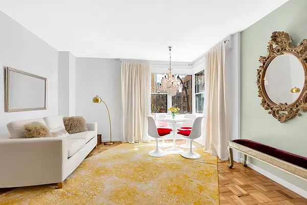 1st image of 14 Horatio St APT 6A
