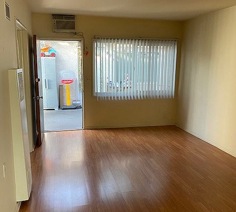 4th image of 15731 S Western Ave APT B