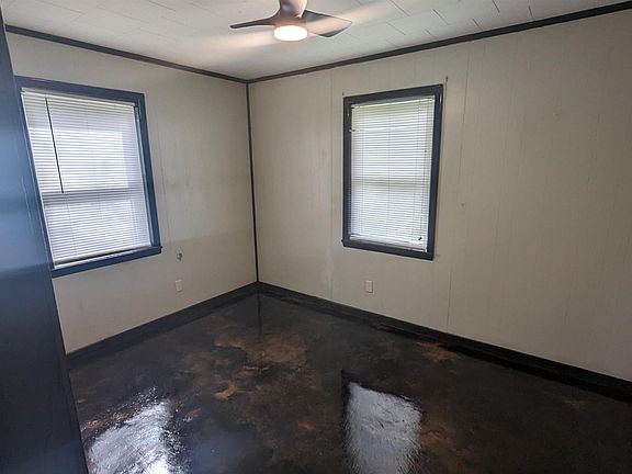 5th image of 1504 Oak Dr