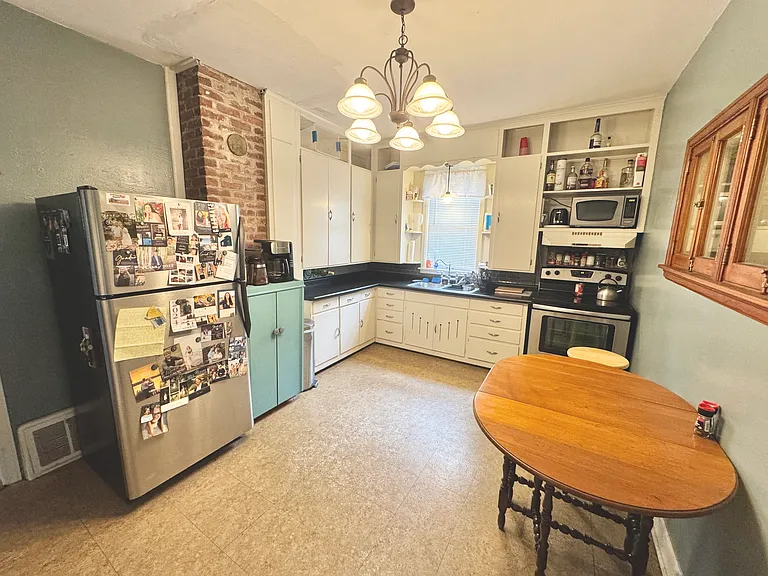 1407 E Madison St — Photo 4
