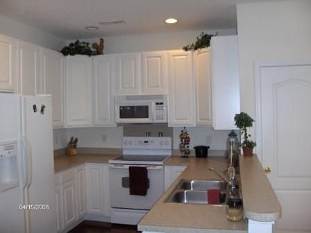 4th image of 139 Black River Dr