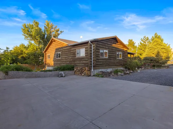 895 N Homestead Dr, Dammeron Valley, UT 84783