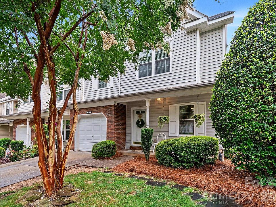 1st image of 2612 Brackley Pl NW