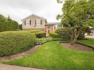 18 Palermo St, Hicksville, NY 11801