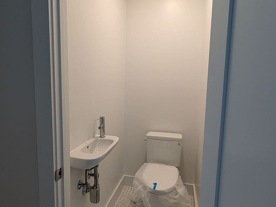 1st image of 3923 Irving St #3923