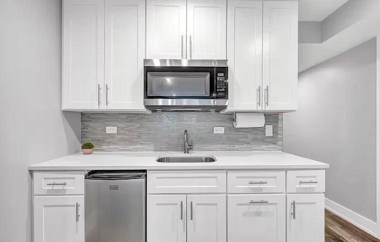 2 bed, 700 sqft, $2,200 — Photo 3