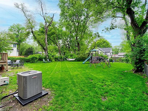 3rd image of 3522 W 74th St