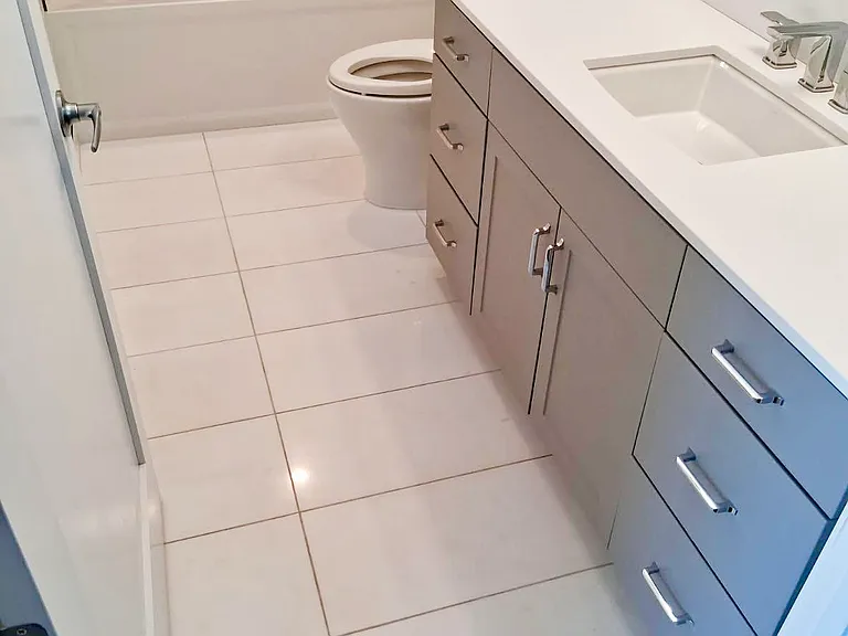 Bathroom (unfurnished view)