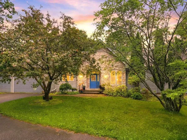 481 Sleepy Hollow Rd, Roberts, WI 54023