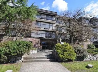 270 3rd St W, North Vancouver, BC V7M1G1