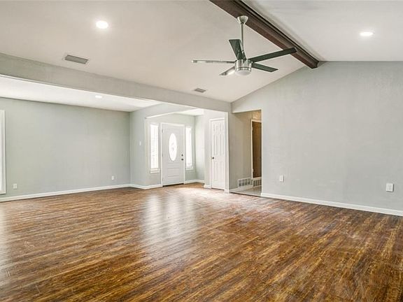 3rd image of 1921 San Antonio Dr