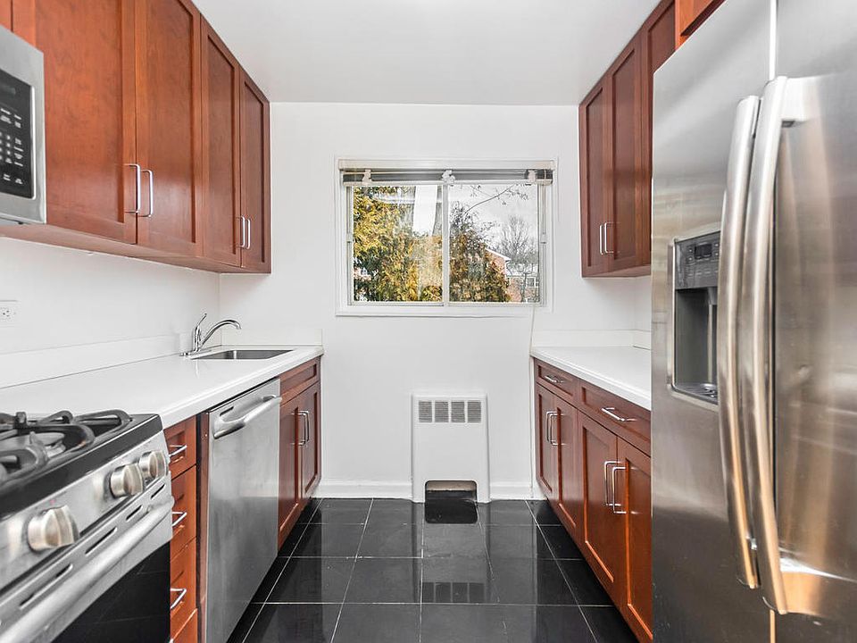 1st image of 35 S Broadway APT L7