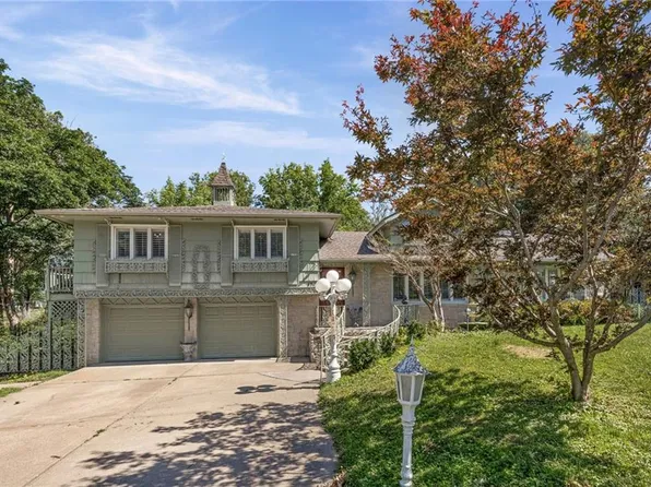 8712 Waverly Ave, Kansas City, KS 66109