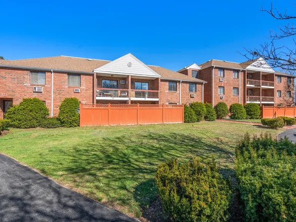 655 Saw Mill Brook Pkwy APT 9, Newton, MA 02459