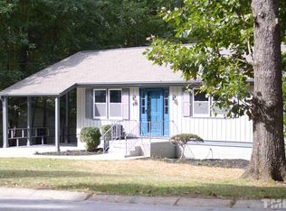 900 Tanglewood Dr, Cary, NC 27511