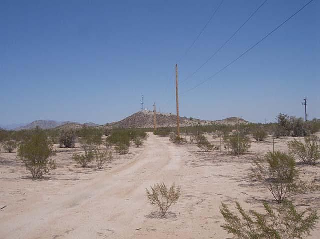 2nd image of 51551 W BARNES Road #0