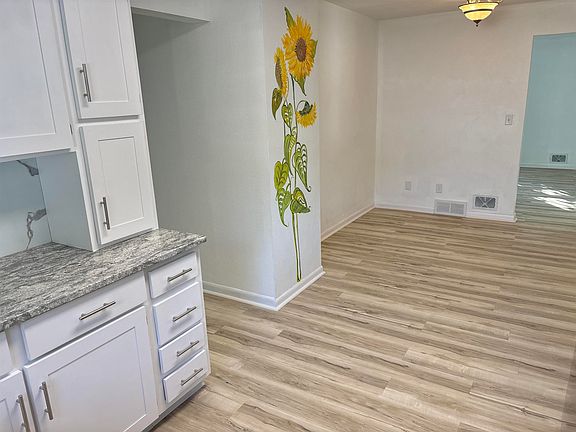 5th image of 3304 Constance Dr