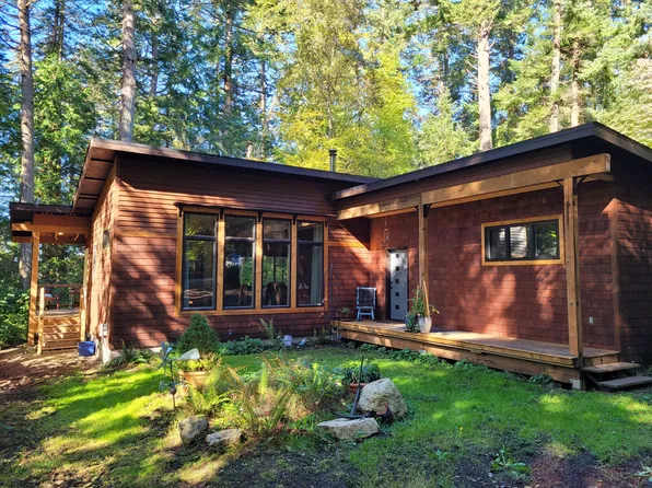 721 Claire Ln, Point Roberts, WA 98281