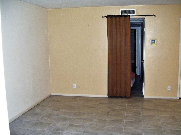 Marble tiled Living Room, cable ready