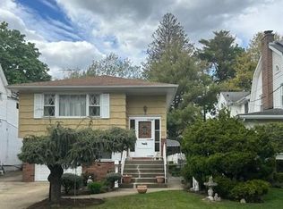 30 Malverne Avenue, Malverne, NY 11565