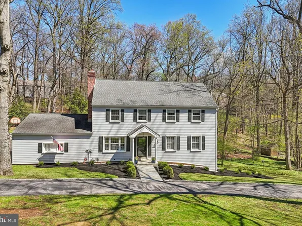 720 Pine Hill Rd, Wayne, PA 19087