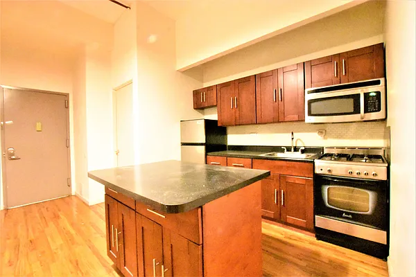 Rented by Clove Realty LLC | media 18