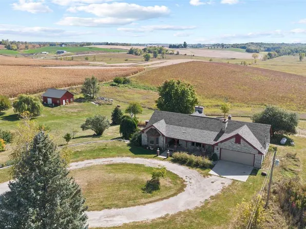 1575 Iowa Washington Rd, Wellman, IA 52356
