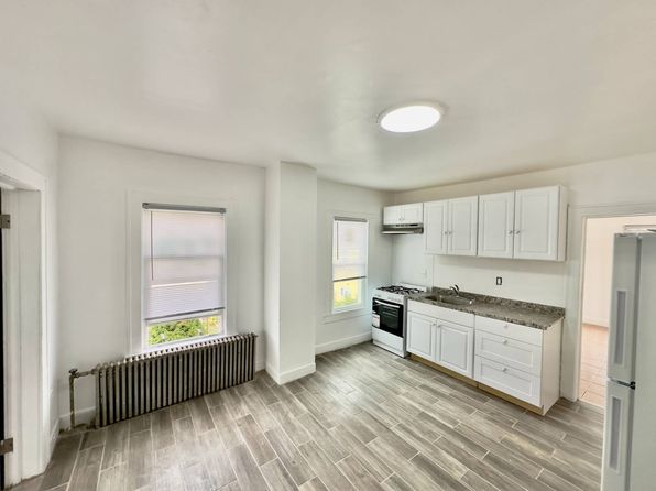 104 Henry St H-APT 2L