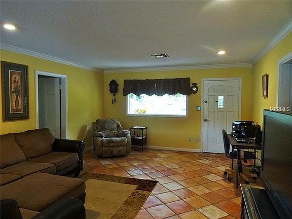 2nd image of 1801 Carlton Dr