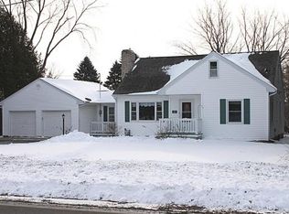 2985 White Pine Rd, Suamico, WI 54313