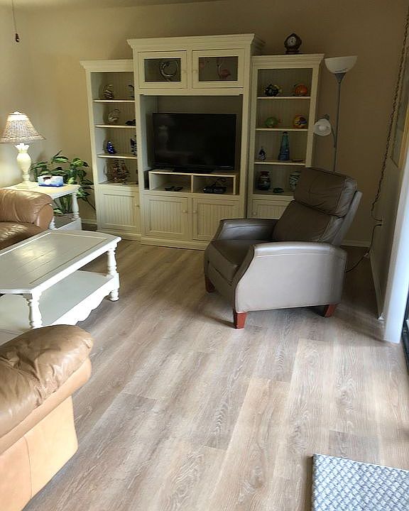 1st image of 141 Caryl Way #141