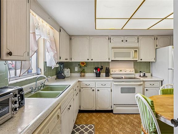 5th image of 1611 S LAKE AVENUE #1