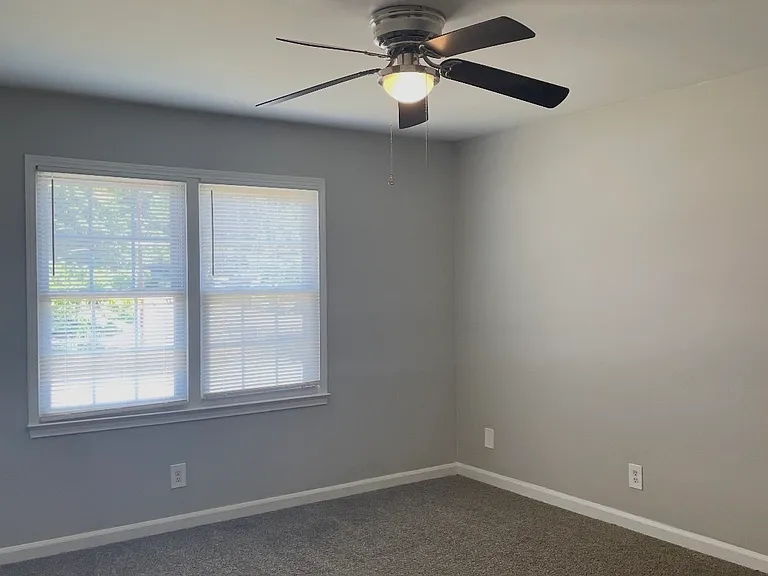 501 Greenbriar Rd — Photo 6