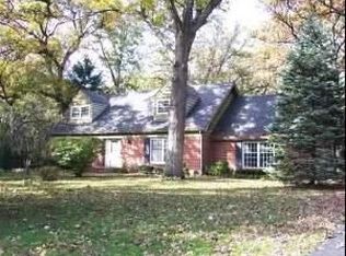 29W140 Oak Ln, Warrenville, IL 60555